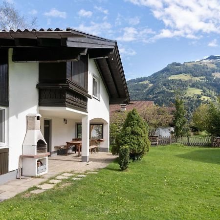 Spacious Chalet In Maishofen Near Forest Extérieur photo