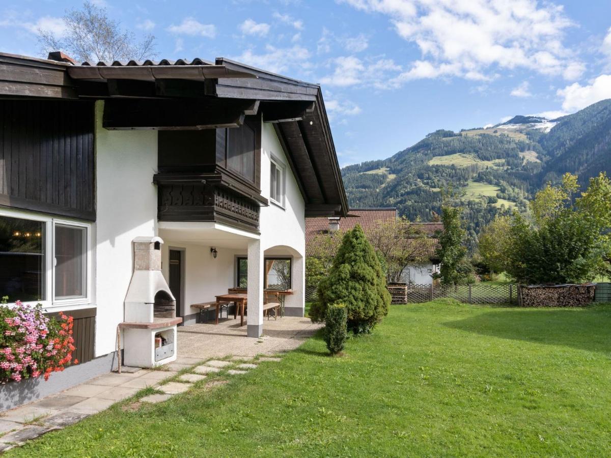 Spacious Chalet In Maishofen Near Forest Extérieur photo